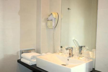 Best Western Le Cheval Blanc -Centre- Vieux Port - 76