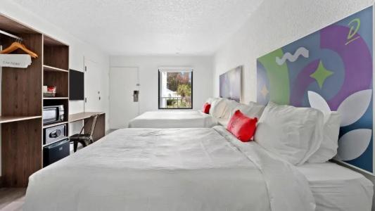 TraveInn & Suites by Wyndham Airport - 30