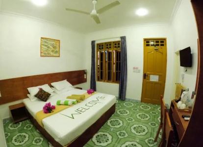 Adroit Beach Inn - 5