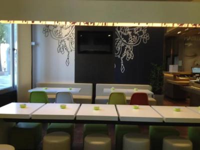 Ibis Budget SeAeropuerto - 10