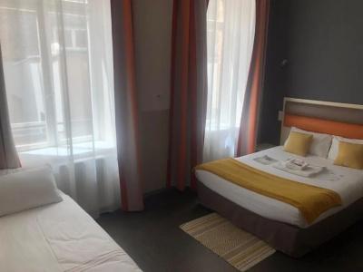 Adonis Strasbourg - 34
