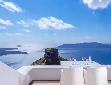 Astra Suites - 325