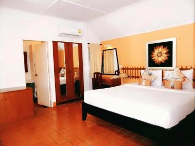 Lawana Escape - 20