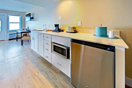 Commander & Suites - 68