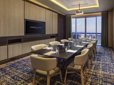Swissotel The Stamford - 18