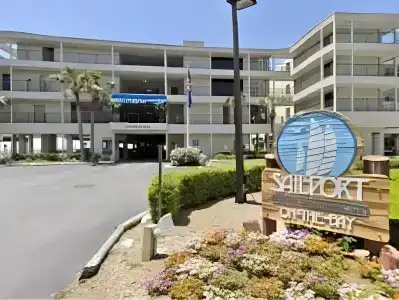 Sailport Waterfront Suites - 33