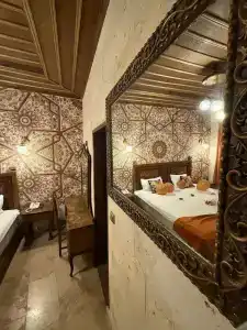 Serenus Cave Suites - 8