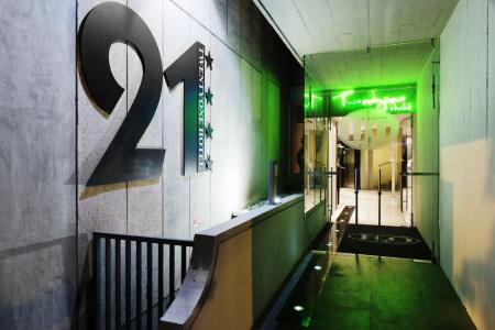 Twentyone - 23