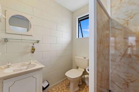 Econo Lodge Canterbury Court - 9