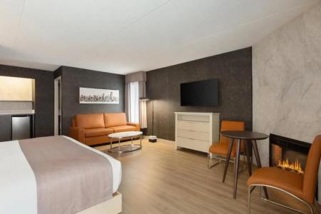 Days Inn by Wyndham Toronto West - 24