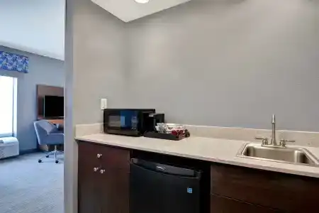 Hampton Inn & Suites/St. Petersburg-Ulmerton Road - 25