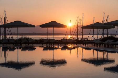 Yacht Club - 24