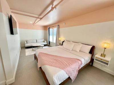 The Historic Peninsula Inn - 146
