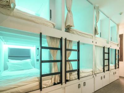 Wink Capsule Hostel @ Chinatown (SG Clean) - 30