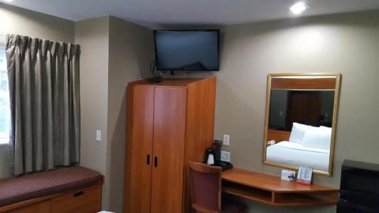 Microtel Inn & Suites by Wyndham - 25