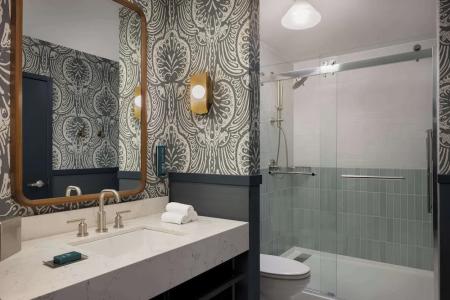 DoubleTree Suites by Hilton - 95