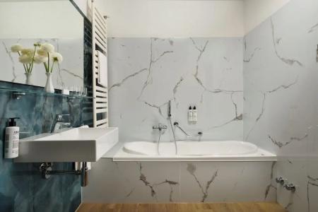Continental Wellness & Spa - 85