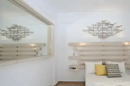 Yanna Luxury Suites (Asteri Suites) - 14