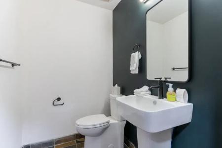 Days Inn & Suites by Wyndham - 45