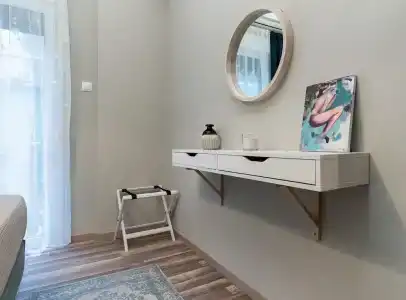 Absolute Athens IV - 1