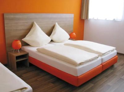 Orange und - 47