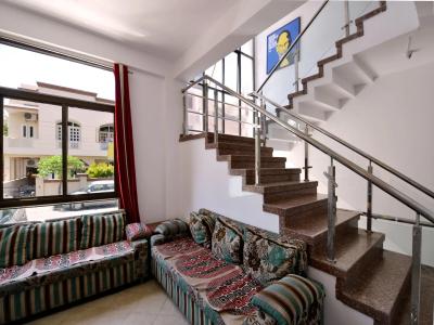 Oyo Flagship 5947 Lal Kothi Scheme - 2