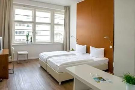 Ellington Berlin - 25