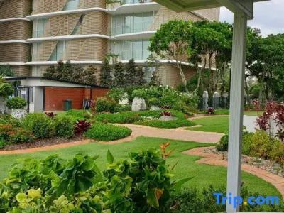 Burleigh Beach Tower - 252
