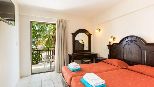 Trefon  and Family Suites - 87