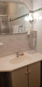 & Restaurant Lindengarten - 37