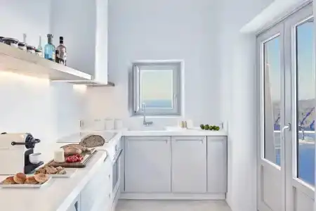 Astra Suites - 504