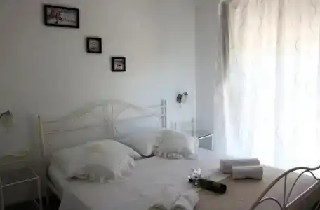 Corner - 107