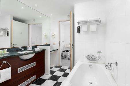 Courtyard by Marriott Amsterdam Airport - 9