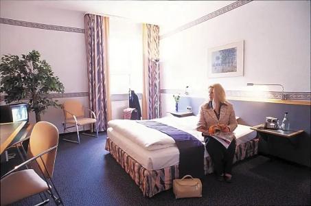 Amber Econtel - 28