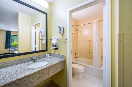 Quality Inn-Central Park Area - 62