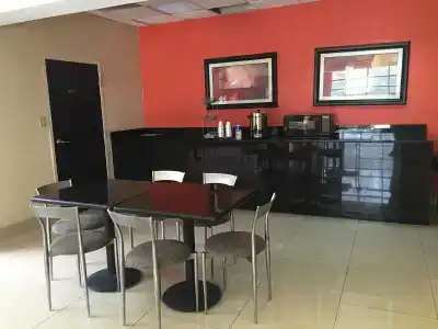 Budgetel Inns & Suites - Atlanta Galleria Stadium - 14
