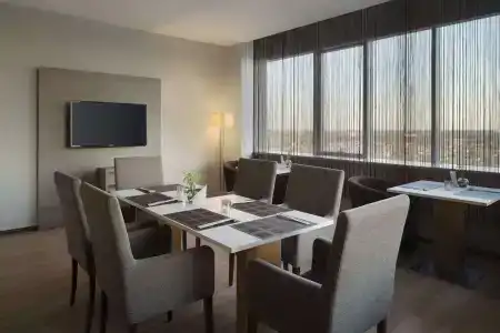 Ramada Encore Kyiv - 9