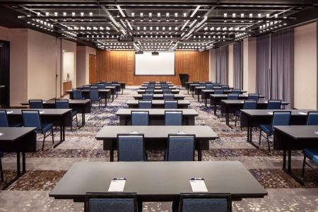 Hampton Inn Boston Seaport District - 18