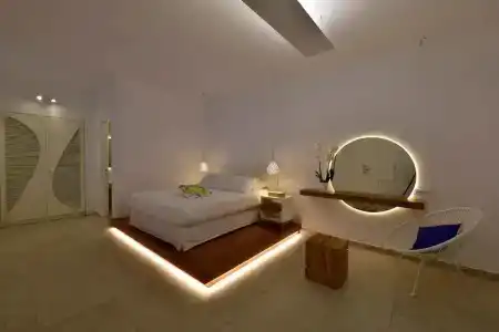Margie Mykonos - 40