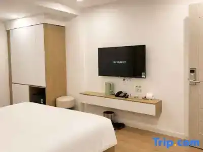Phuong Mai - 30