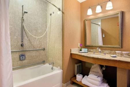 Hilton Boston Downtown/Faneuil Hall - 12