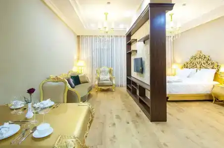 Royal Residence - 313