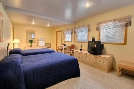 Lake View Inn - 1