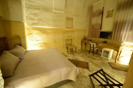 Crassus Cave - 19