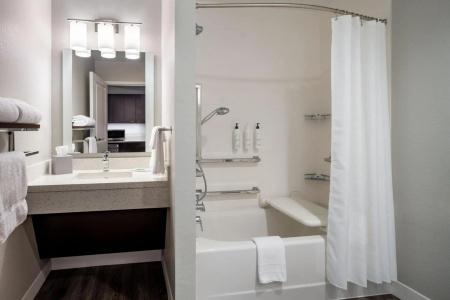 Fairfield Inn & Suites by Marriott - 2