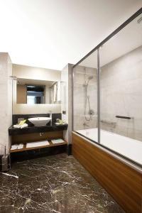 Doubletree By Hilton Istanbul - Old Town - 49