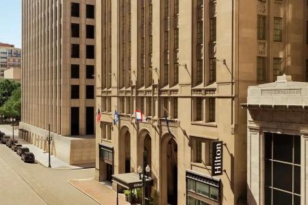 Hilton New Orleans / St. Charles Avenue - 44