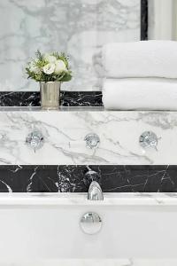 The Goring - 60