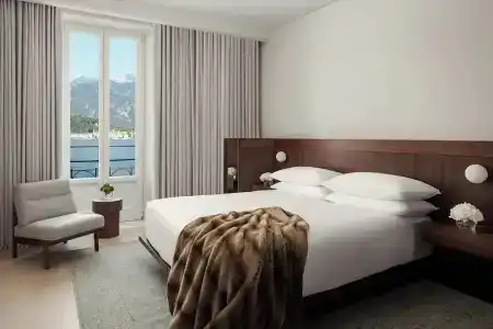 Britannia Excelsior - 3