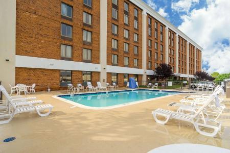 Quality Inn West End - 14